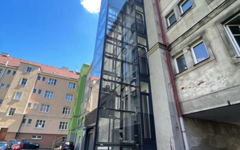 17 ve střední velikosti